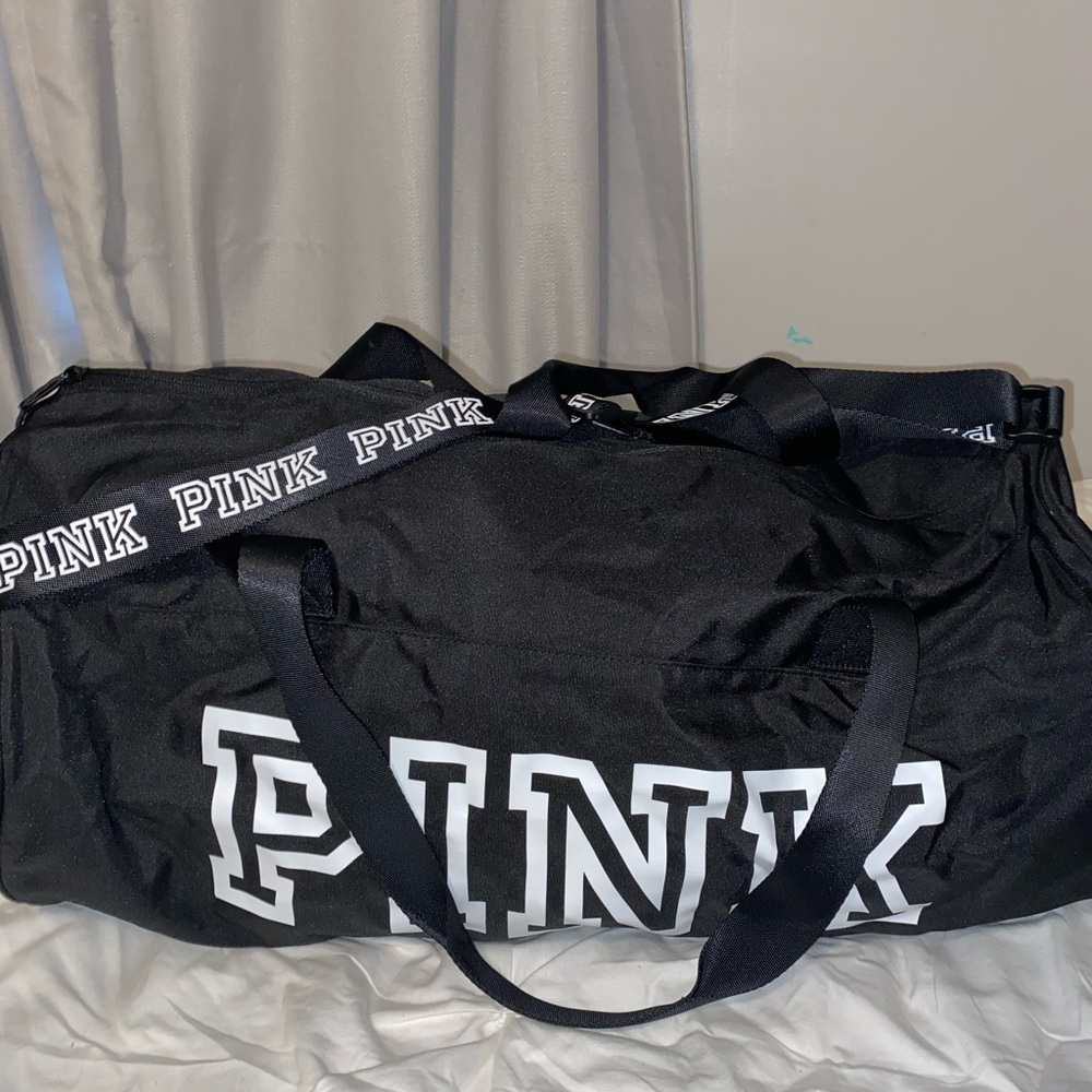 Pink duffel bag never used
